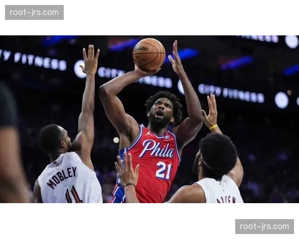 爵士年轻球员防守经验不足 在76人复杂战术跑动面前经常失位